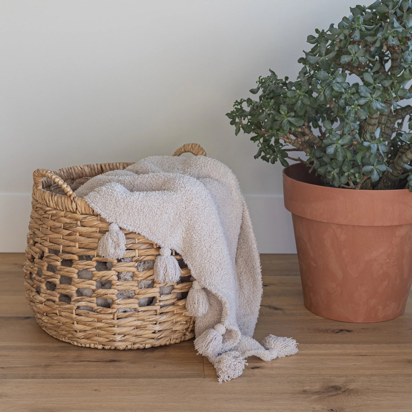 Blushing Beige Extended Throw Blanket — Double Layer Plush with Tassels