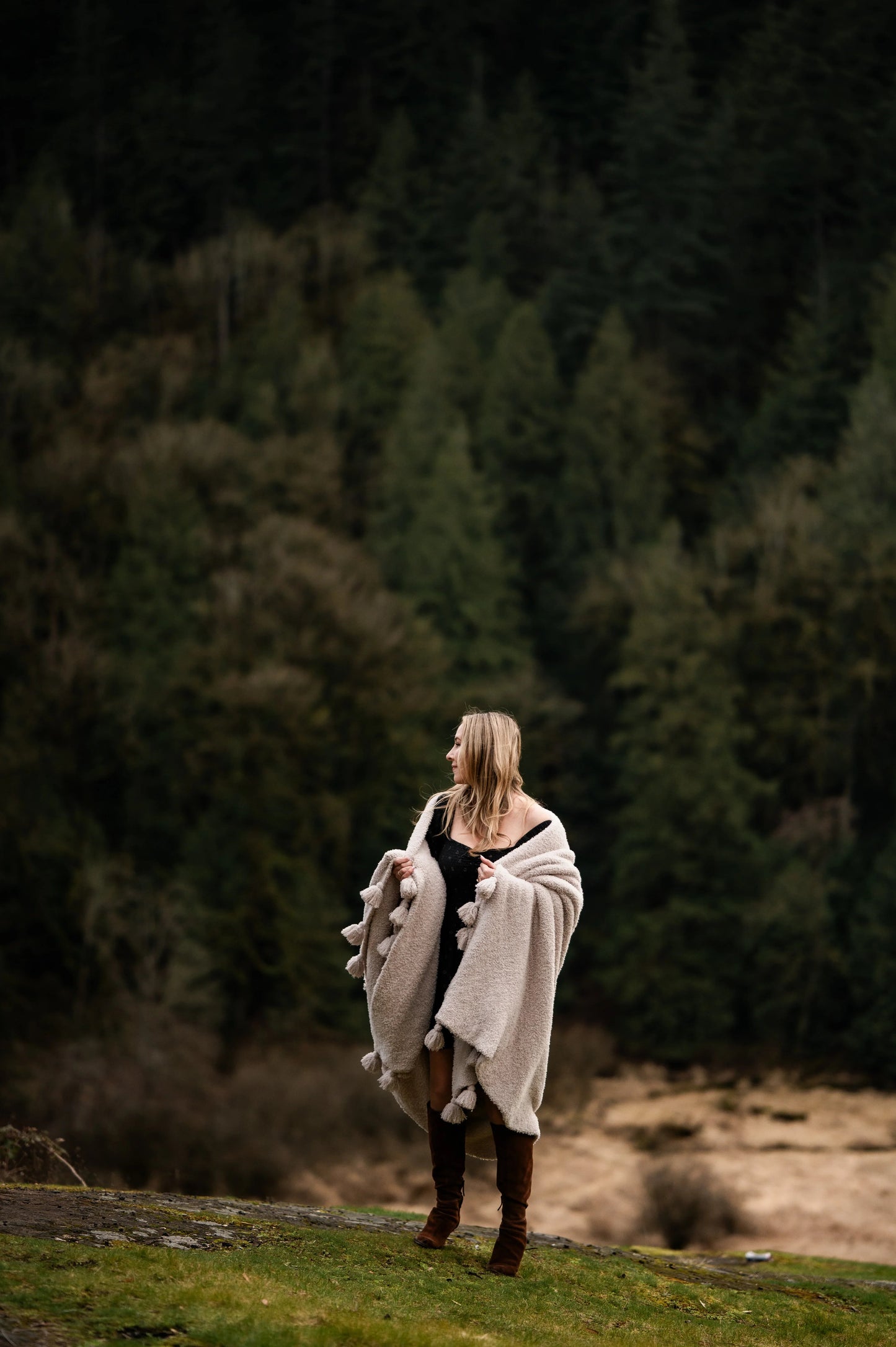 Blushing Beige Extended Throw Blanket — Double Layer Plush with Tassels