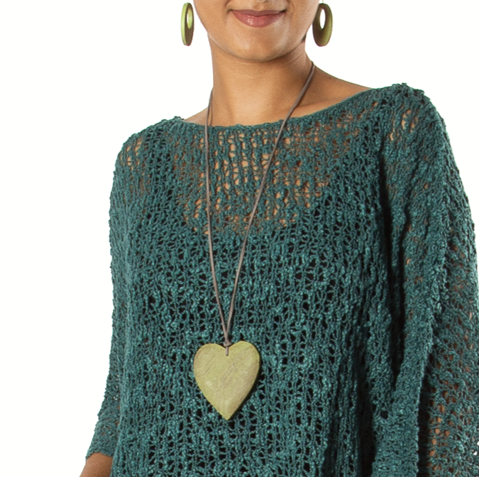 Natural wood heart pendant necklace bohemian style green