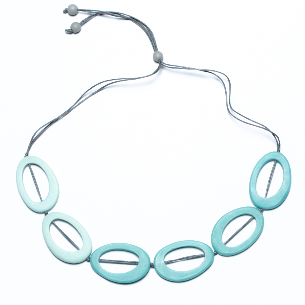 Colorful resin two tone hoop pendant necklace bohemian style blue