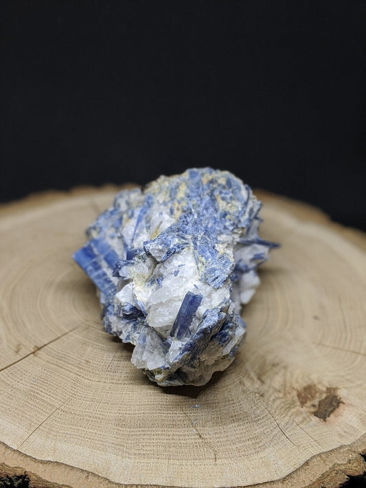 Aligning and communication-enhancing extra large blue kyanite chunk for chakra balance
