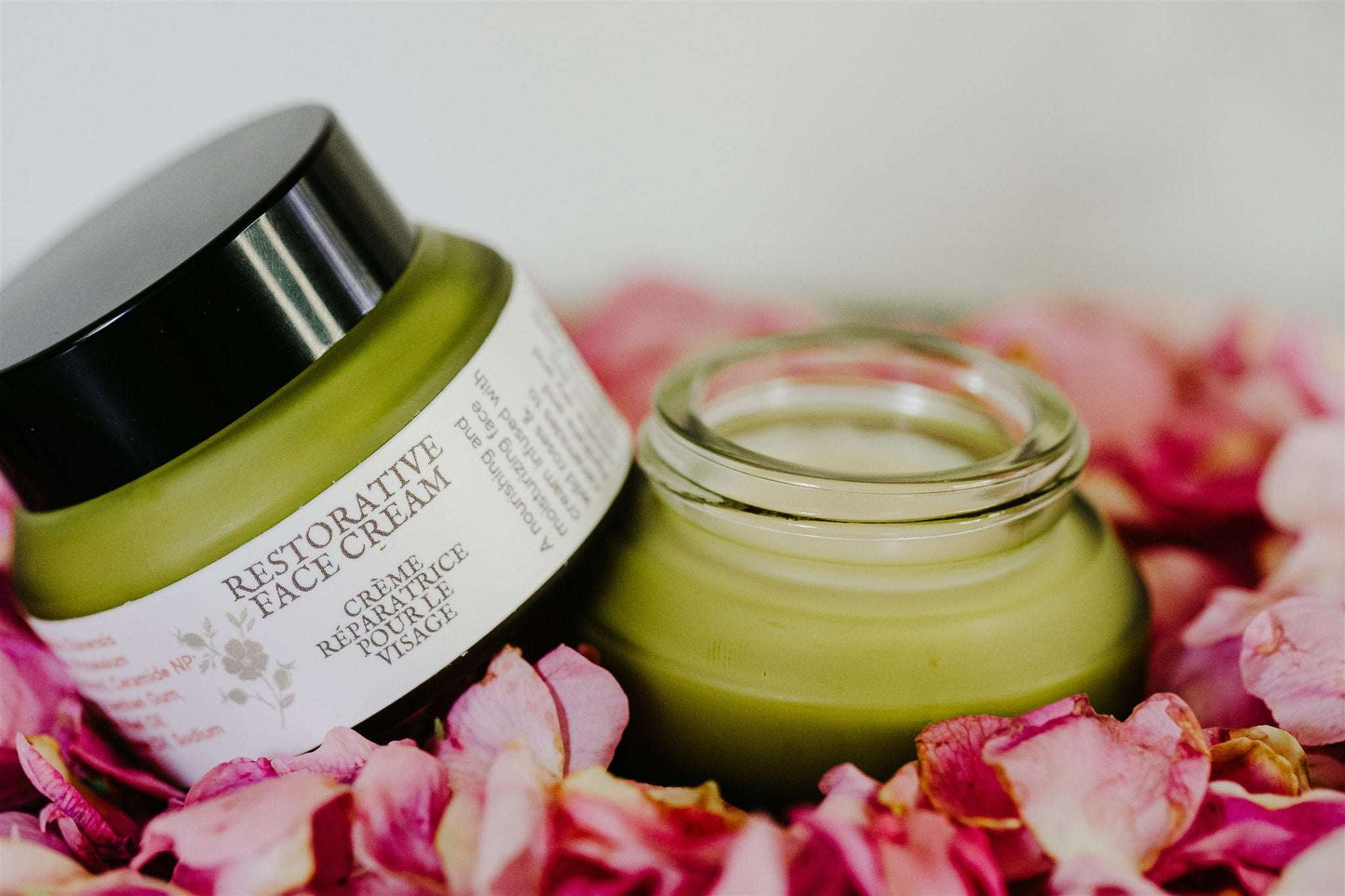 Deeply restoring face cream with ceramides and wild rose petals for radiant skin