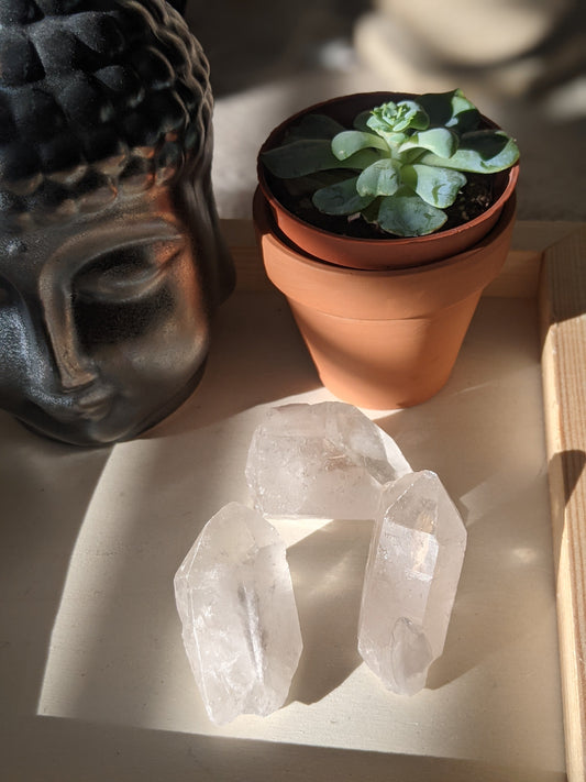 Amplifying and clarifying clear quartz points for energy amplification and intention setting