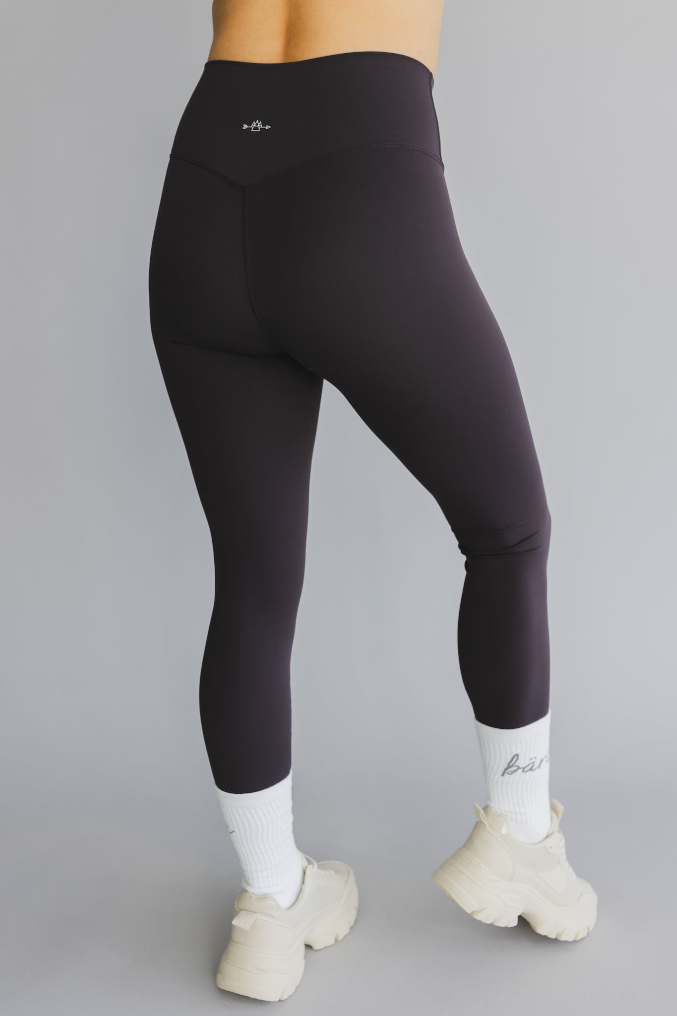 zoomed in back 25 inch barely there leggings in bluish black for workouts and everyday wear