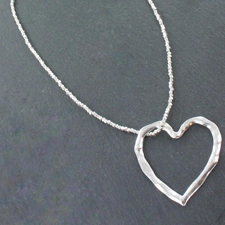 Dainty silver open heart pendant necklace romantic style