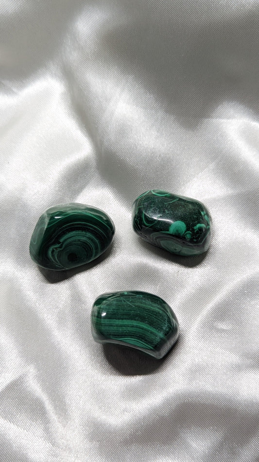Transformative and heart-opening malachite tumble for emotional healing and protection