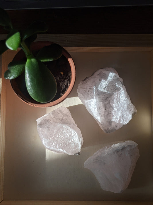 Gentle and heart-healing mangano calcite for self-love, compassion and emotional calm