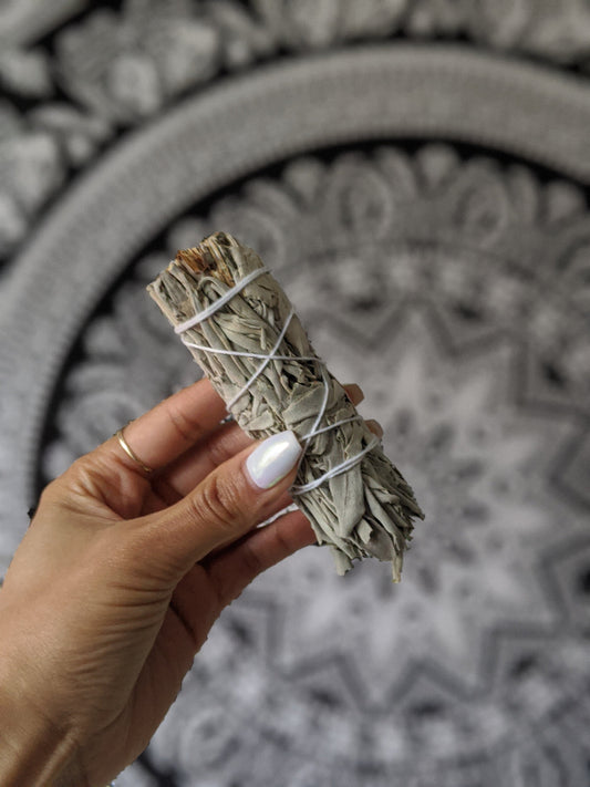 Classic purifying white sage 4 inch smudge bundle for cleansing and energy clearing