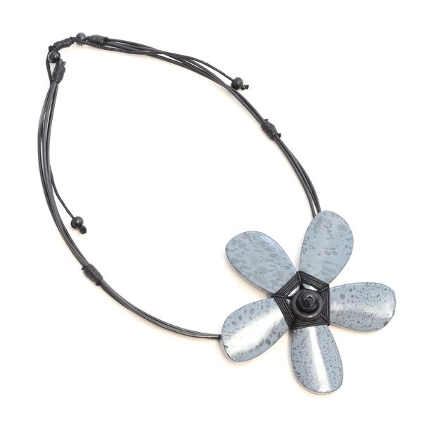 Big wood flower pendant necklace bohemian statement jewelry blue