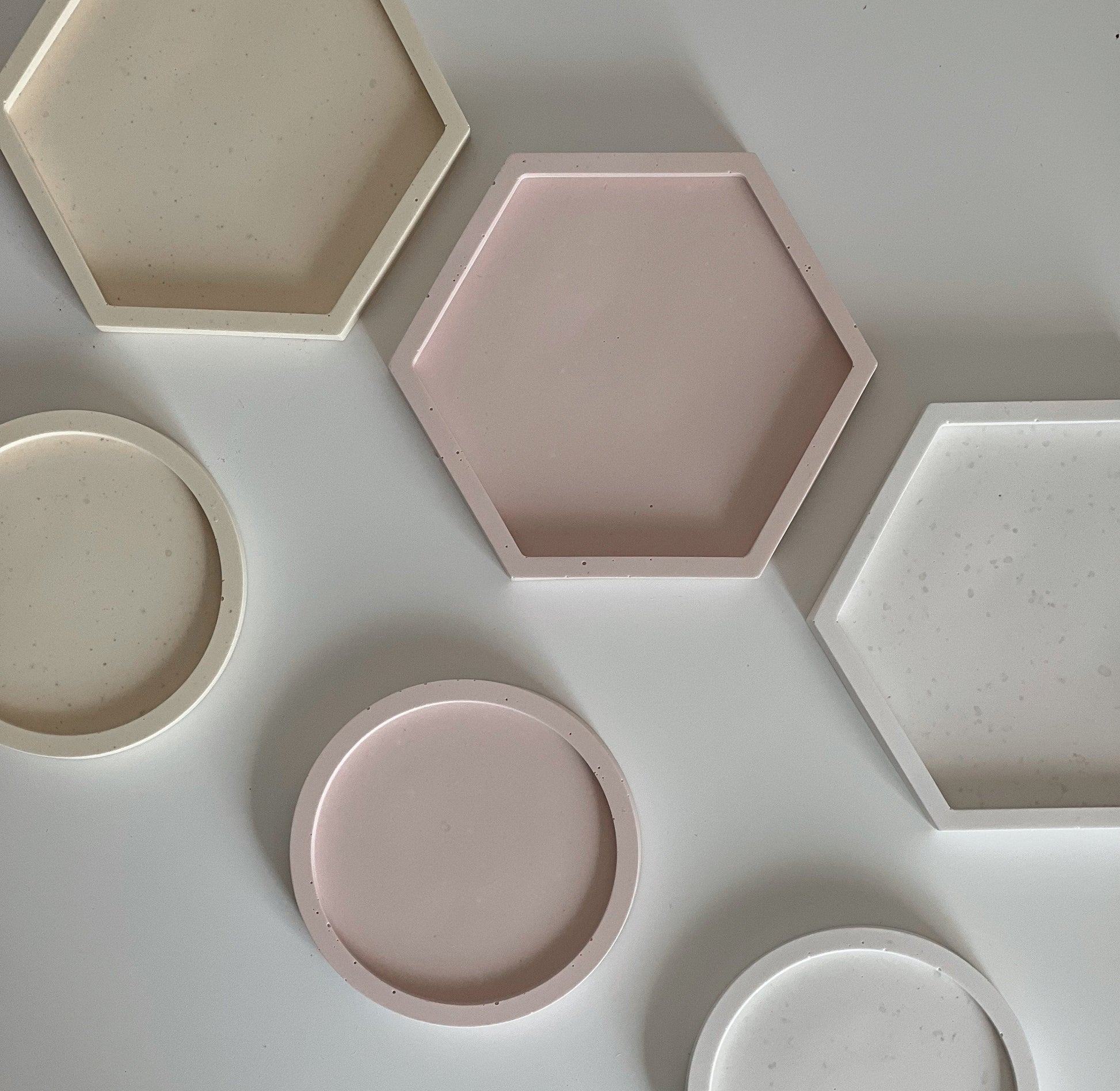 Small round jesmonite tray size reference shot