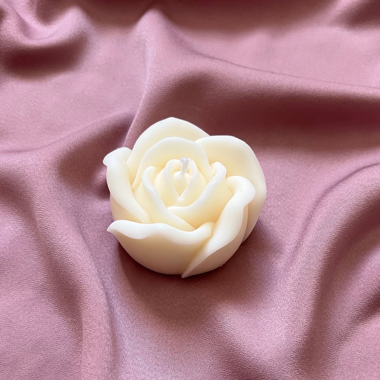 Small rose soy candle in cream