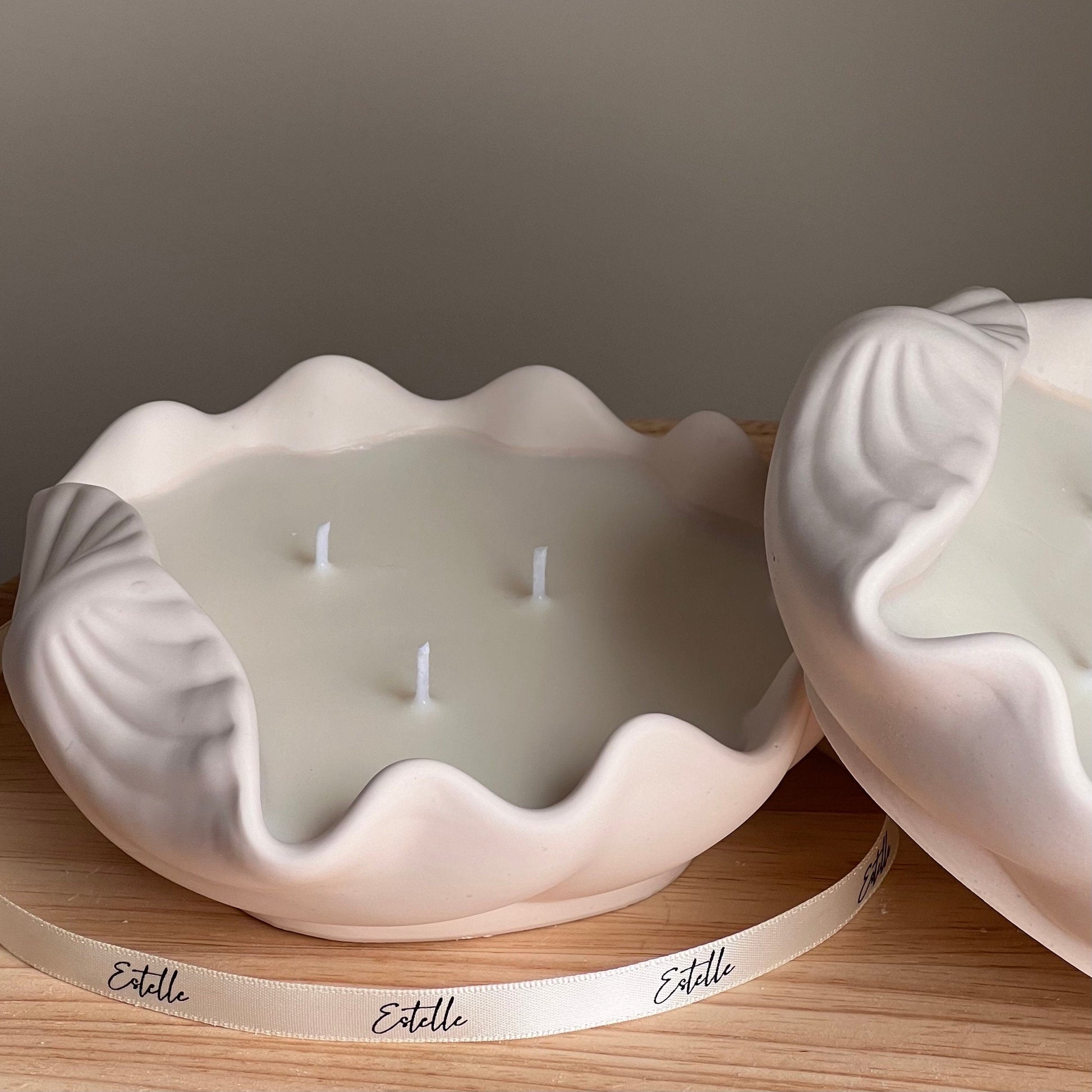 Clam shell soy candle jesmonite dish top view