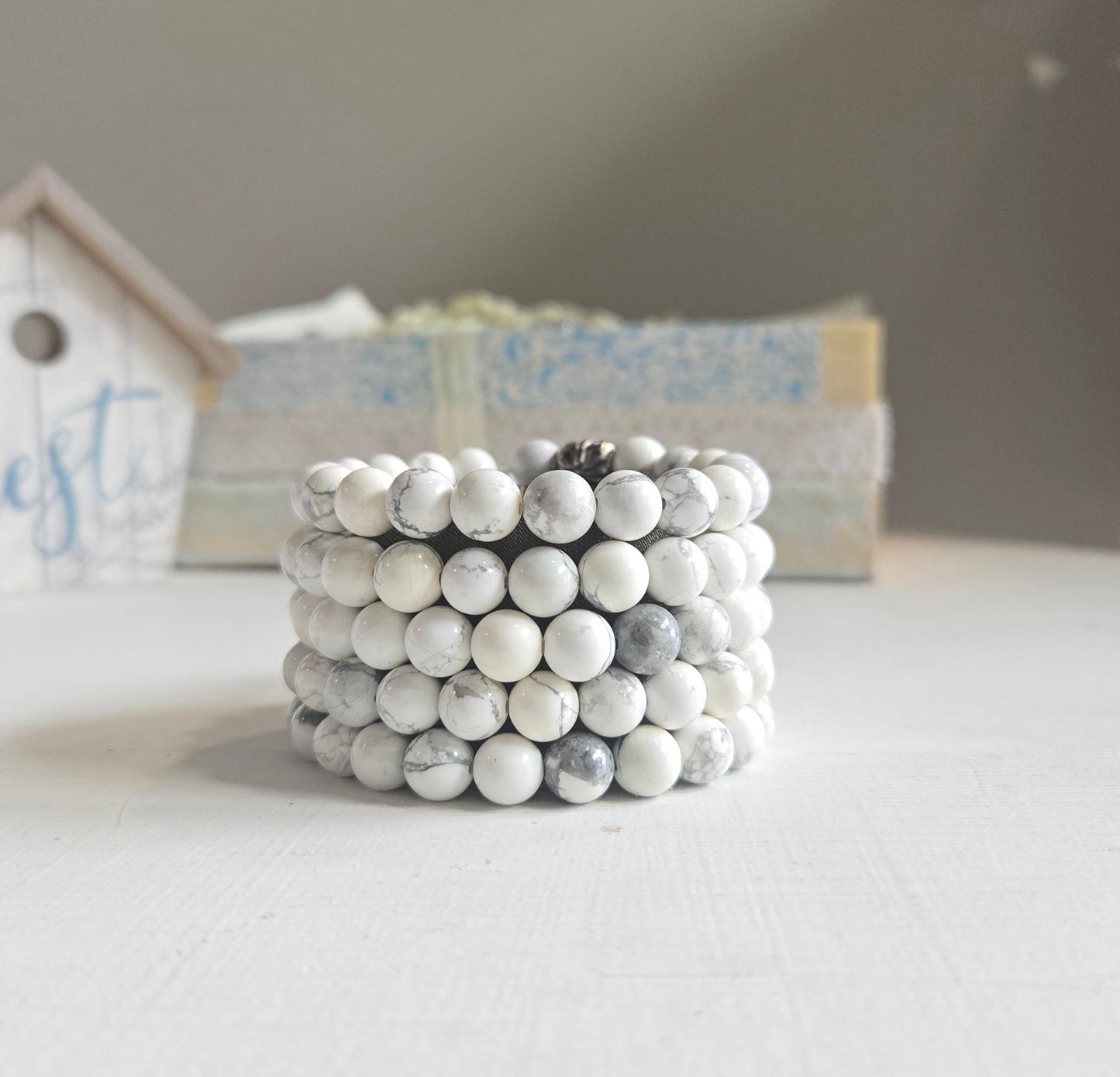 Howlite gemstone bead bracelet for women — white crystal bracelet for calm and mindfulness