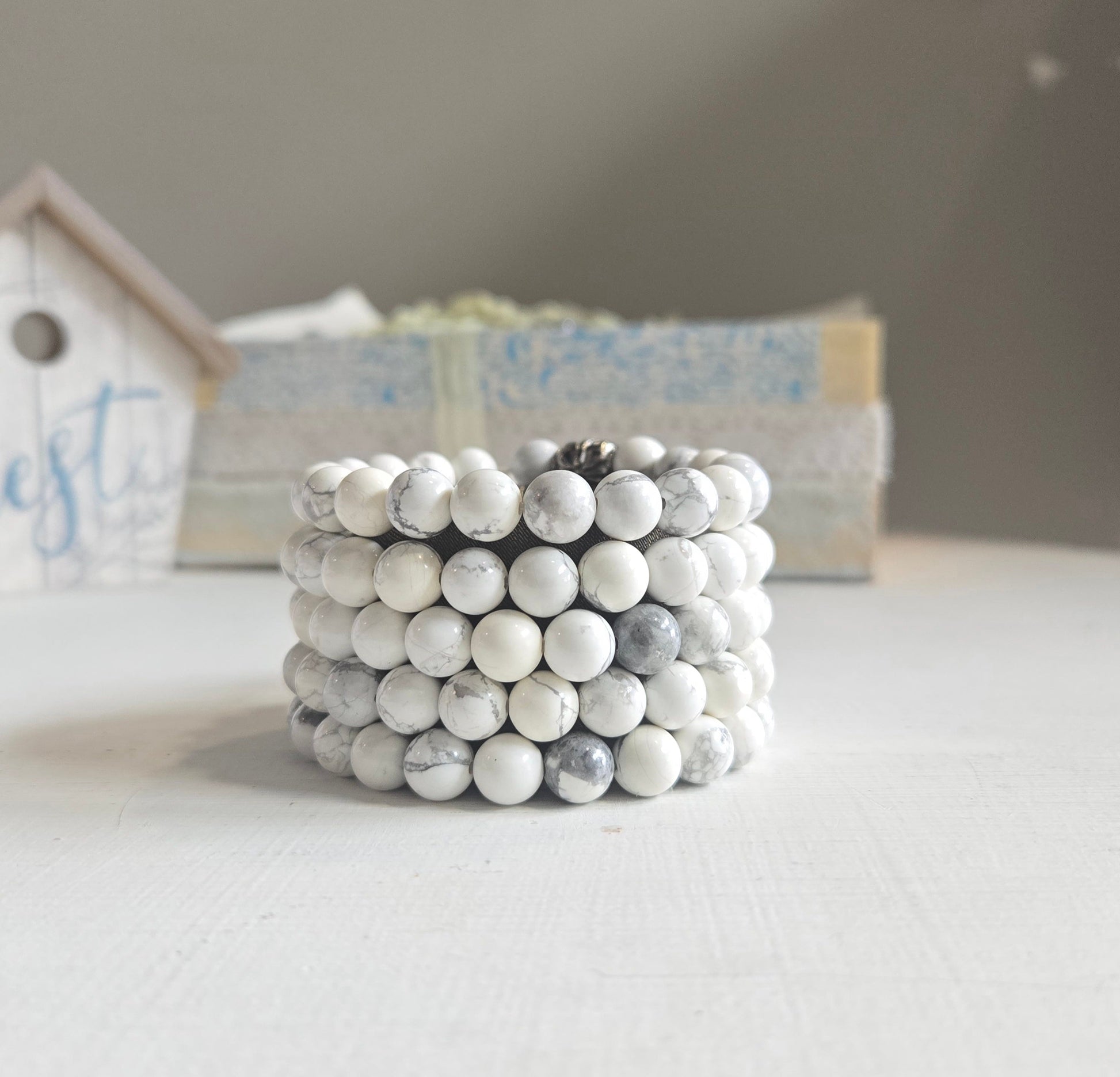 Howlite gemstone bead bracelet for women — white crystal bracelet for calm and mindfulness